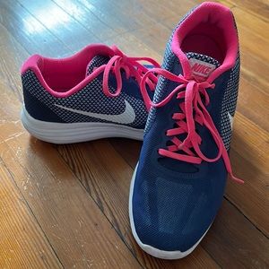 NIKE Revolution 3 Sneakers Size 10